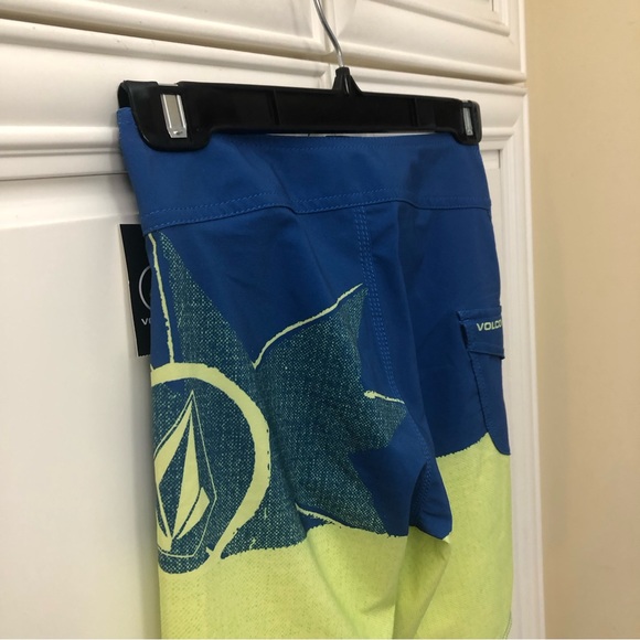 NWT Volcom Modtech boys board shorts - Picture 6 of 10